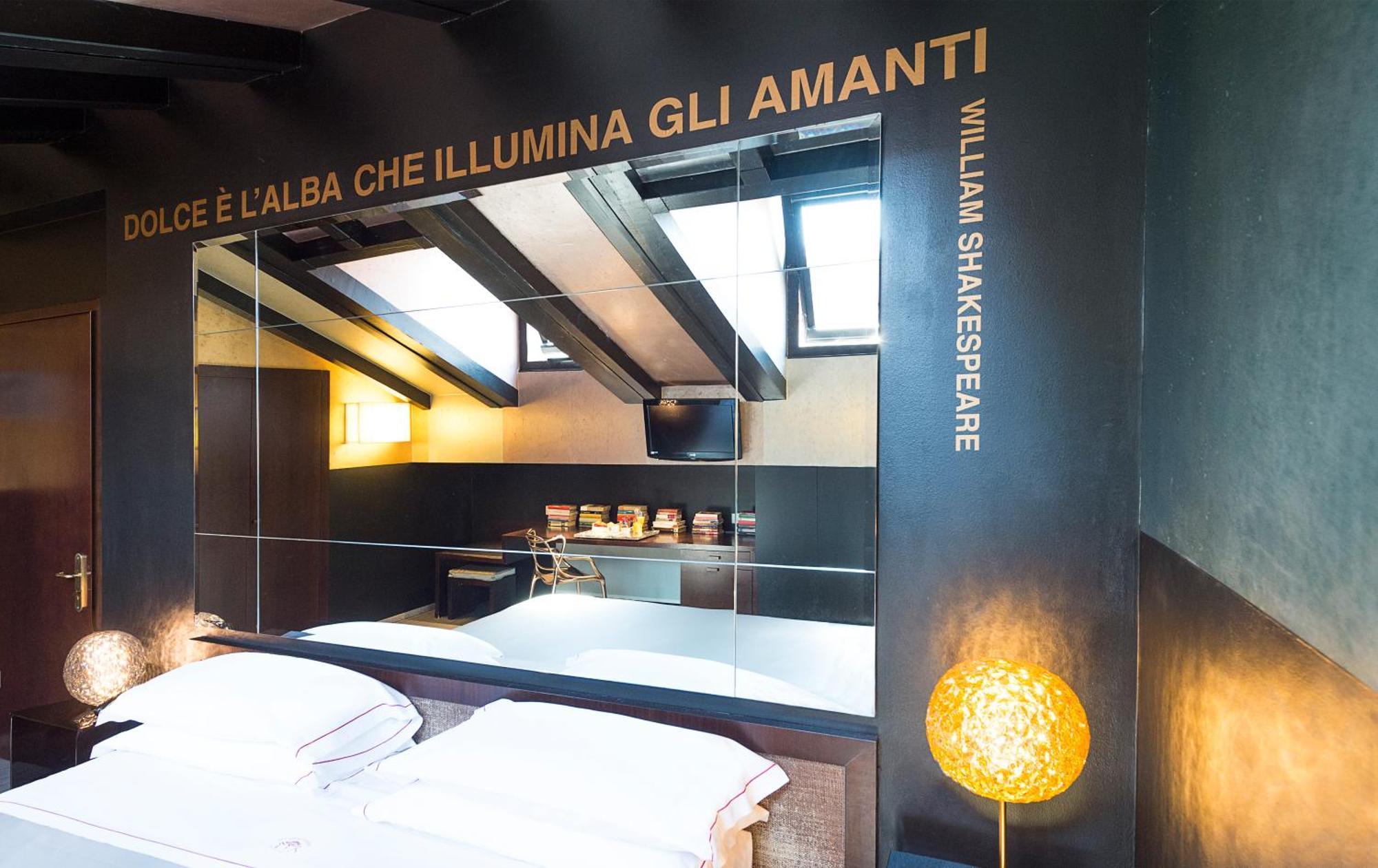 Phi Hotel Болонья Экстерьер фото